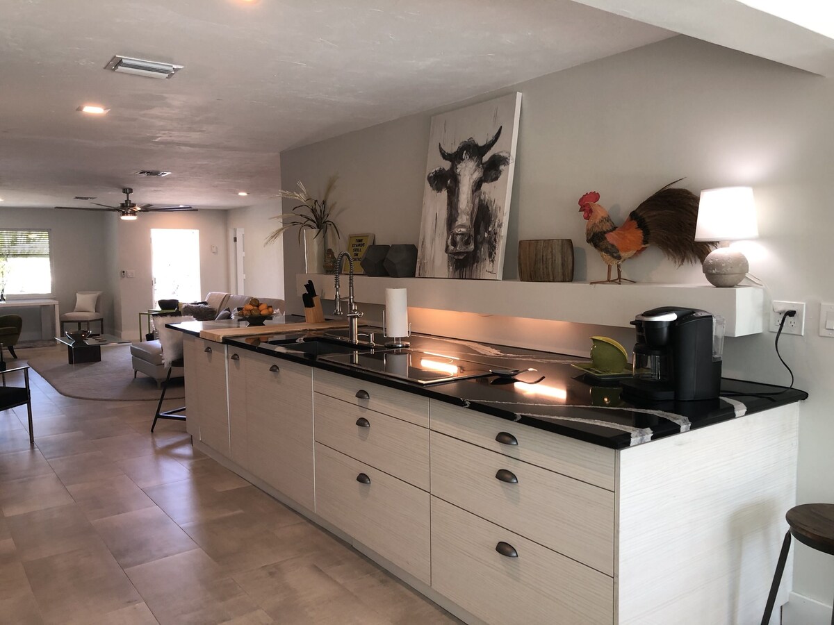 Photo 10 of Private Vacation Home w/ Heated Pool. Walk/Bike to Vanderbilt Beach & Amenities.