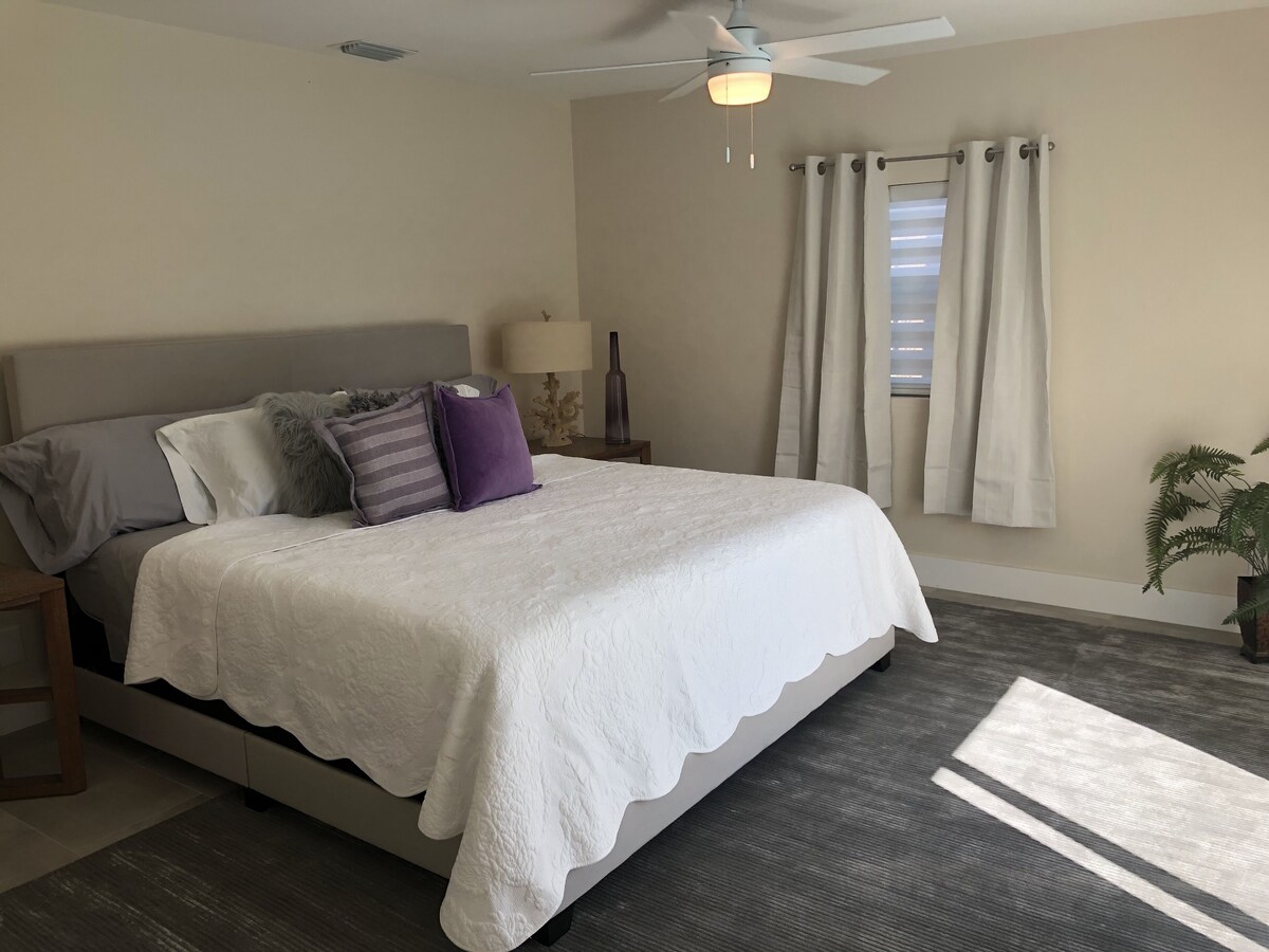 Photo 8 of Private Vacation Home w/ Heated Pool. Walk/Bike to Vanderbilt Beach & Amenities.