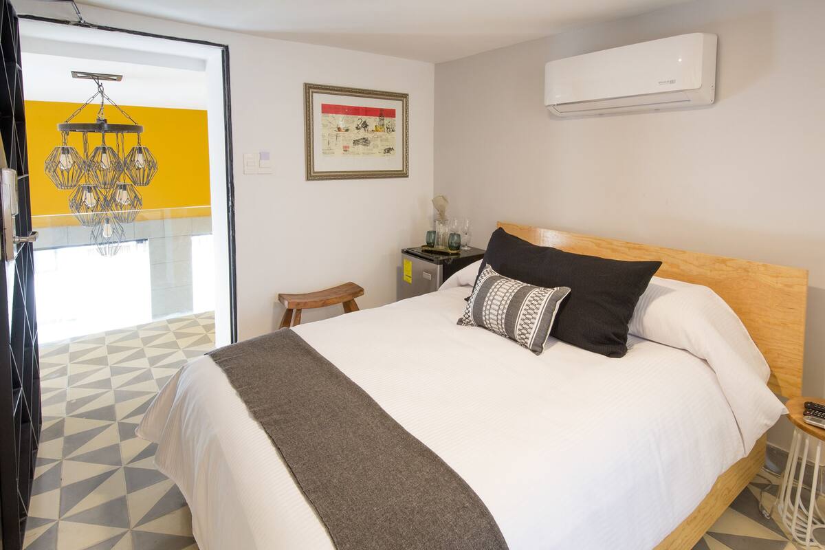 Suite estudio estándar | Minibar, escritorio, espacio para trabajar con laptop y wifi gratis