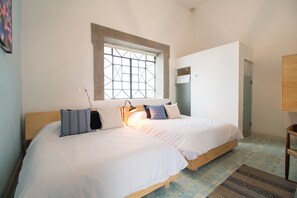 Deluxe Studio Suite, 2 Queen Beds | Minibar, desk, laptop workspace, free WiFi - Hotel Casona Independencia (Guadalajara)