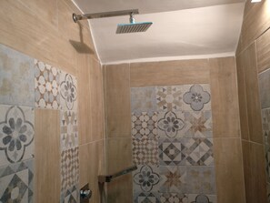 Chuveiro/banheira combinados, banheira de hidromassagem