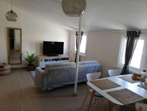Flat-screen TV, video game console, DVD player