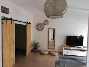 Flat-screen TV, video game console, DVD player