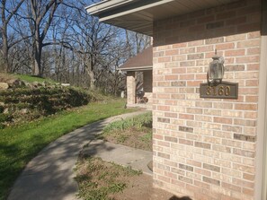 Exterior detail - Pet FriendlyHot tub space to relax 10min from Madison, Epic, MilitaryRidgeTrail (Verona)