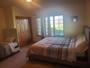 4 chambres, bureau, fer et planche à repasser, Wi-Fi gratuit