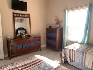 2 bedrooms, desk, iron/ironing board, travel crib