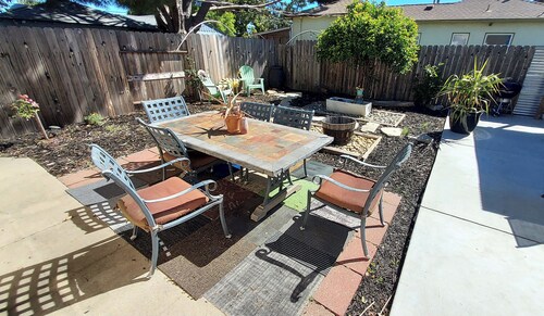 Cute Wine Country Cottage with big back yard for entertaining