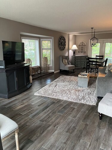 NEW LISTING BEAUTIFULLY REMODELED 2 STORY TOWNHOME WITH LAKE VIEWS