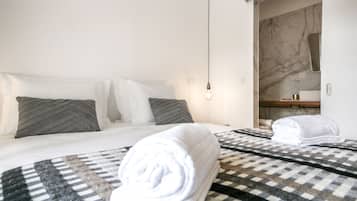 Superior Double or Twin Room, Pool View | Minibar, soundproofing, free WiFi, bed sheets