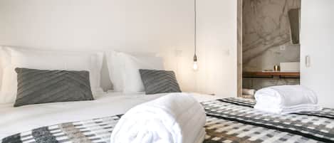 Chambre Supérieure Double ou avec lits jumeaux, vue piscine | Minibar, chambres insonorisées, Wi-Fi gratuit, draps fournis