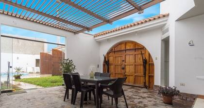 Super casa de playa con piscina y cancha fulbito