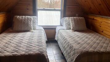 3 bedrooms, in-room safe, iron/ironing board, travel crib