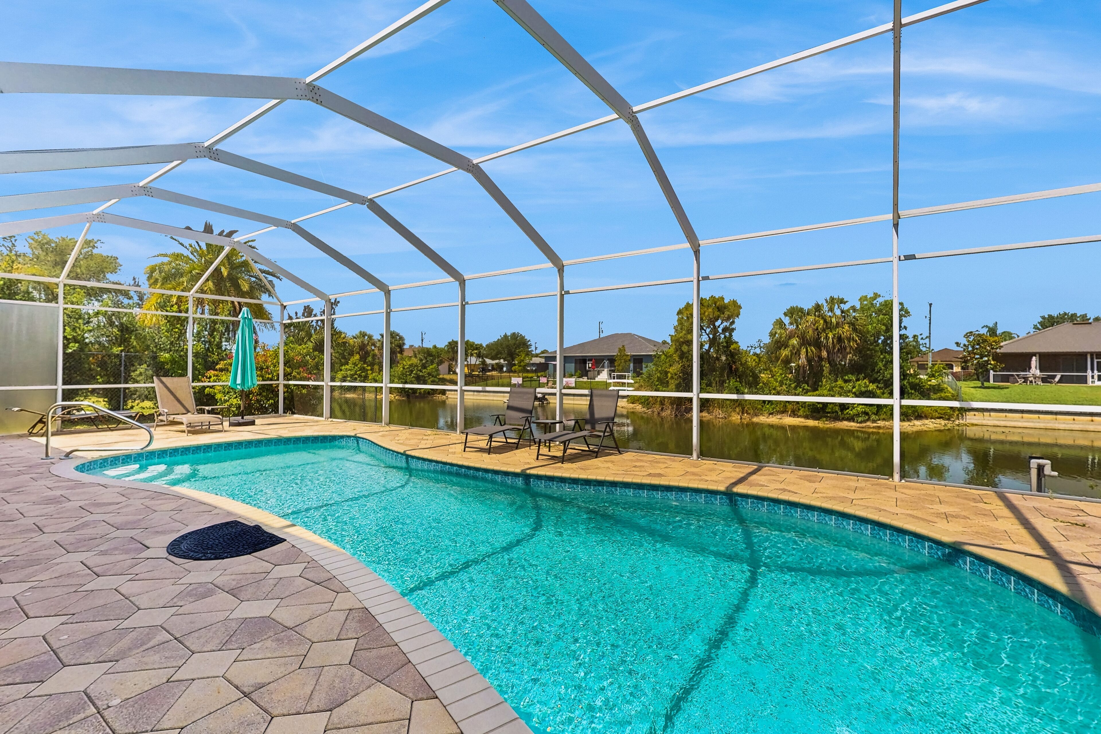 Een verwarmd zwembad