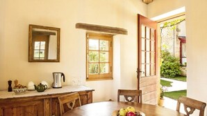 Interior - L'Ombrière (Vitrac)