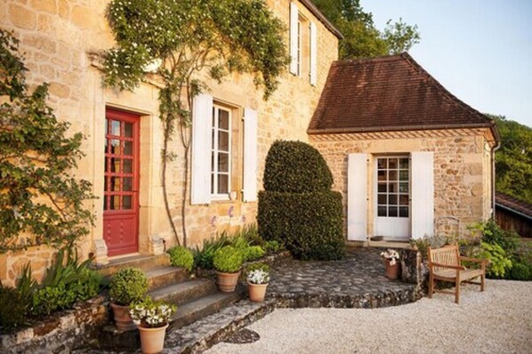 Fachada de la propiedad