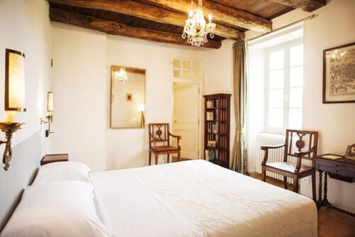 Wifi gratis y ropa de cama