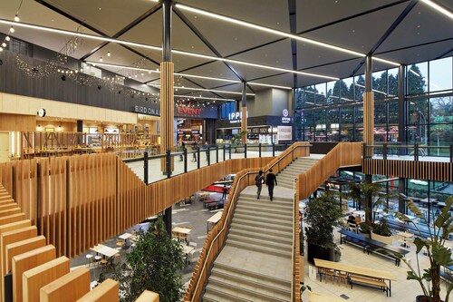 Country Bliss couples oasis. Outdoor chiminea in private garden, & sunset deck