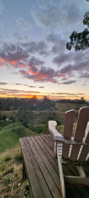 Property grounds - Country Bliss couples oasis. Outdoor chiminea in private garden, & sunset deck (Pyes Pa)