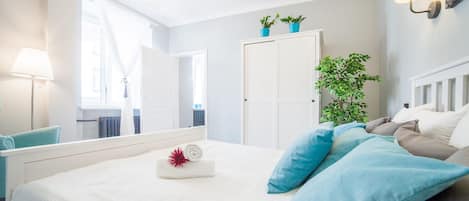 2 dormitoris, planxa i posts de planxar, wifi i roba de llit