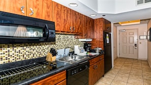 Fridge, microwave, stovetop, dishwasher