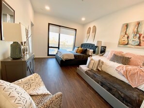 2 bedrooms, iron/ironing board, free WiFi, bed sheets