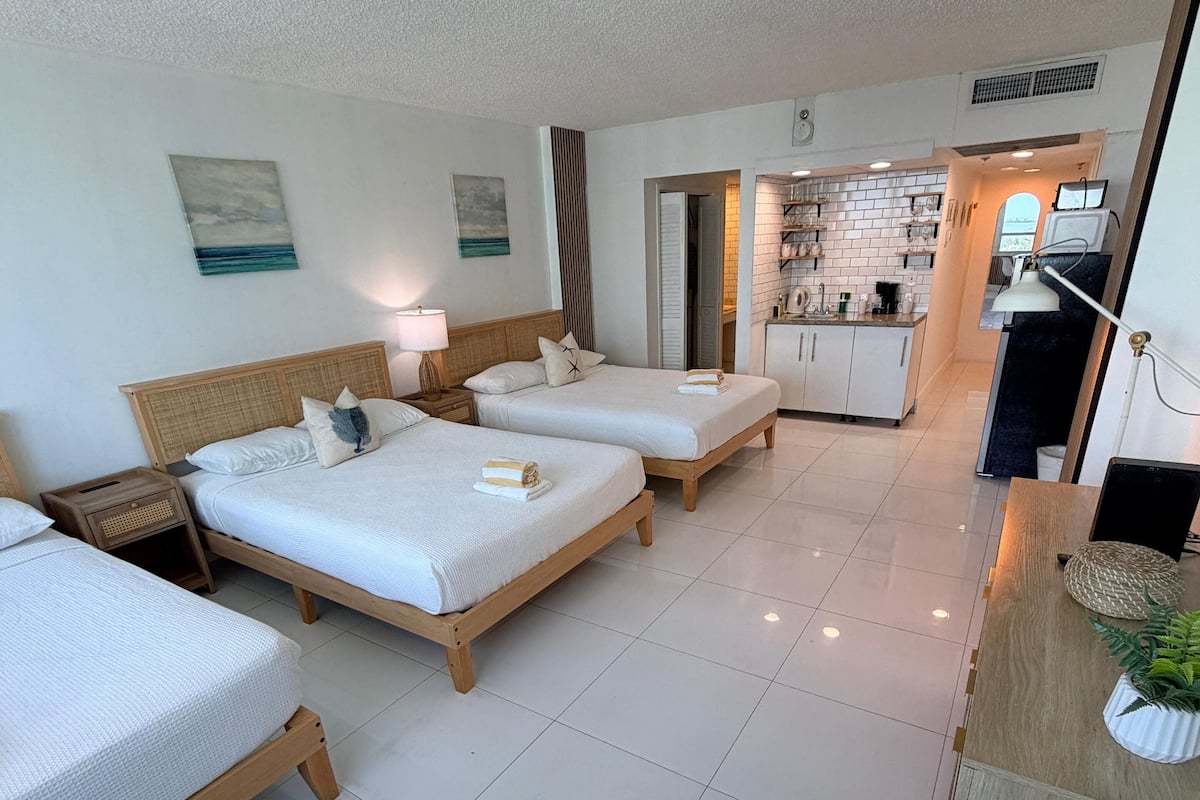 Studiosvit Classic | Individuell inredning, unika möbler och arbetsyta för laptop