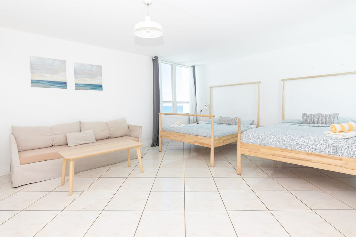 Deluxe Studio Suite | 1 bedroom, in-room safe, individually decorated, individually furnished