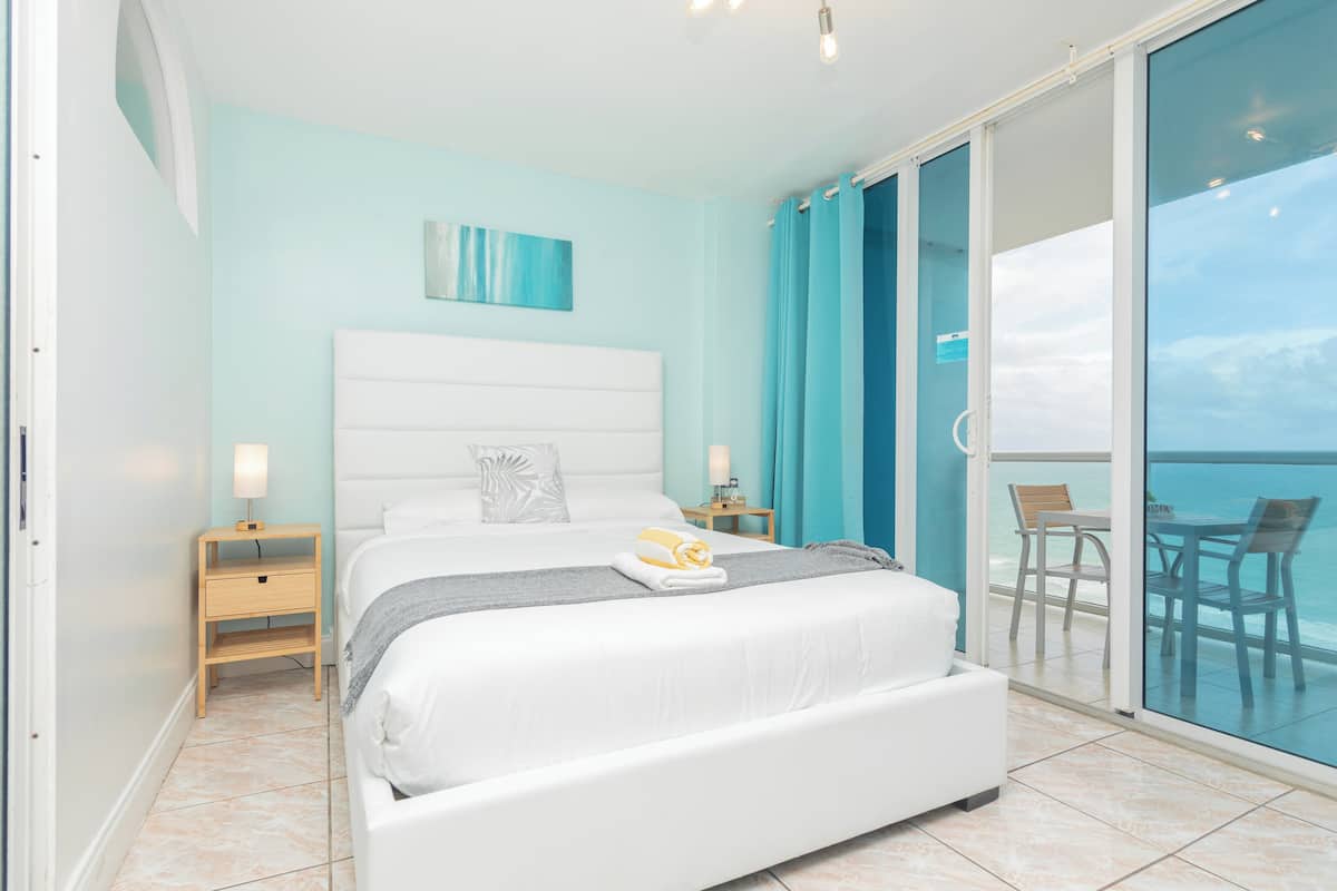 Premium Apartment | 1 bedroom, in-room safe, individually decorated, individually furnished
