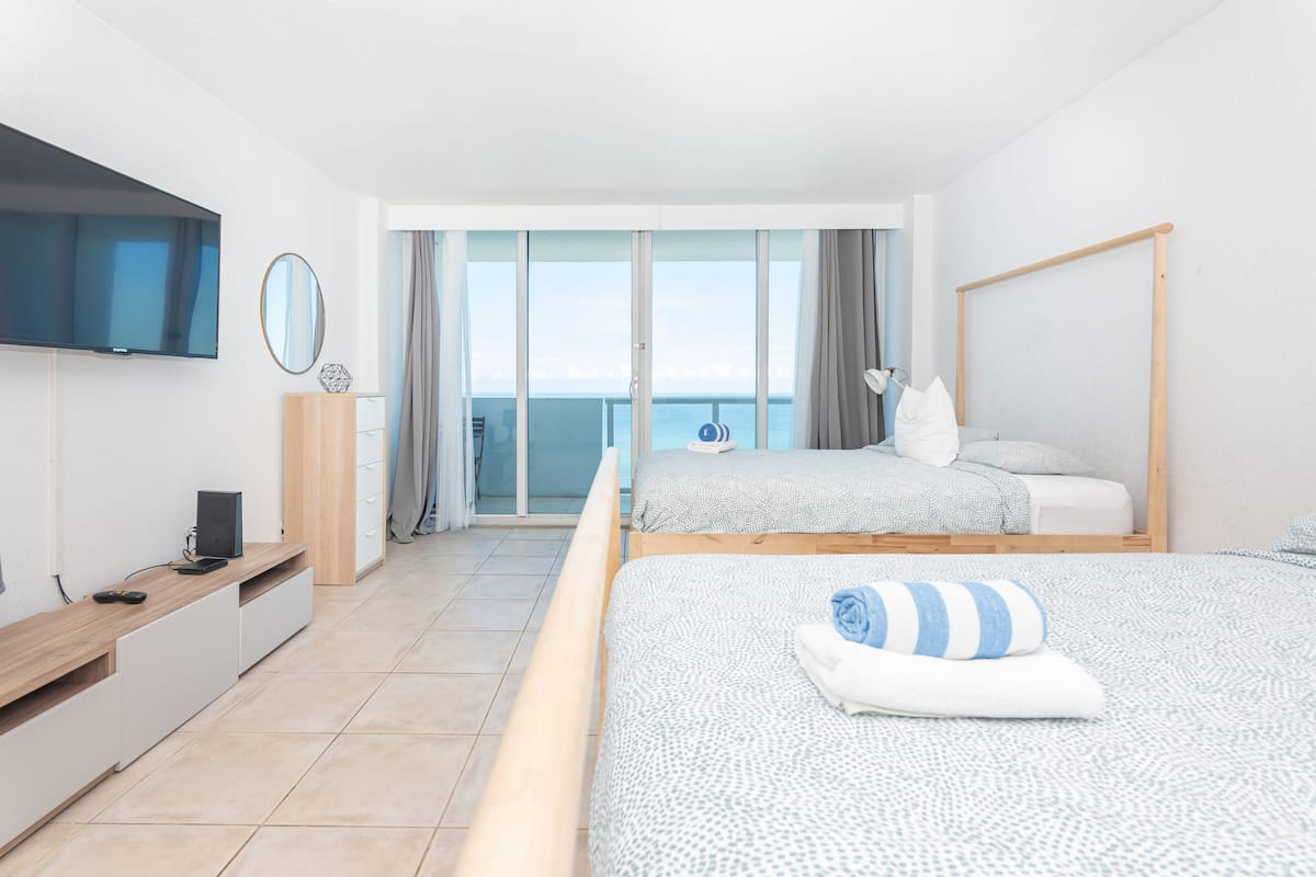 Premium Studio Suite | 1 bedroom, in-room safe, individually decorated, individually furnished