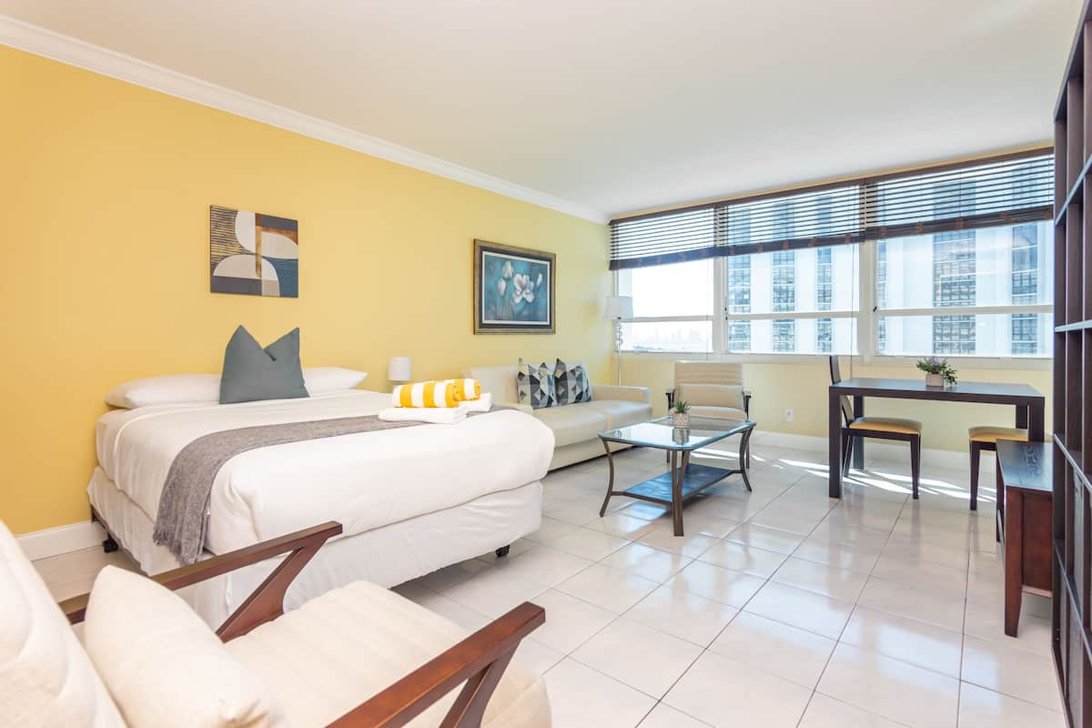 City Quadruple Room | 1 bedroom, in-room safe, individually decorated, individually furnished