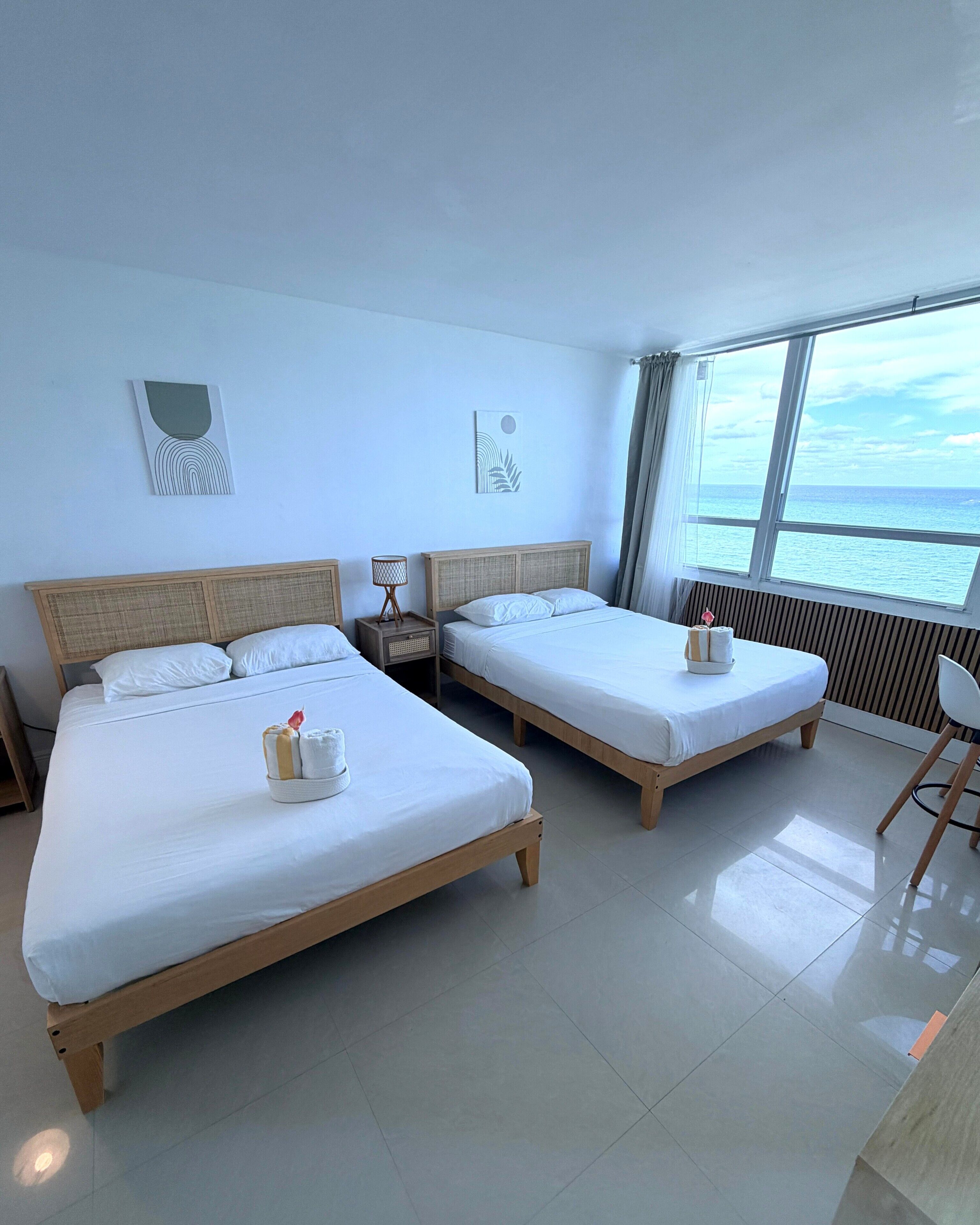 Studiosuite – deluxe | Individuelt dekorert, individuelt innredet og skrivebord for bærbar PC