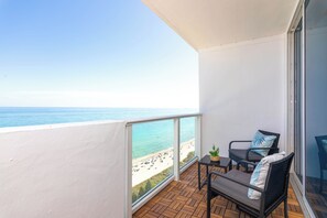 Premium Studio Suite | Balcony - Girasole Apartments (Miami Beach)
