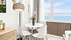 Departamento panorámico | Een laptopwerkplek, verduisterende gordijnen