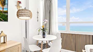 Laptop workspace, blackout curtains, iron/ironing board, free WiFi