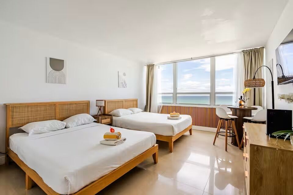 Suite Studio Deluxe | Décoration personnalisée, ameublement personnalisé