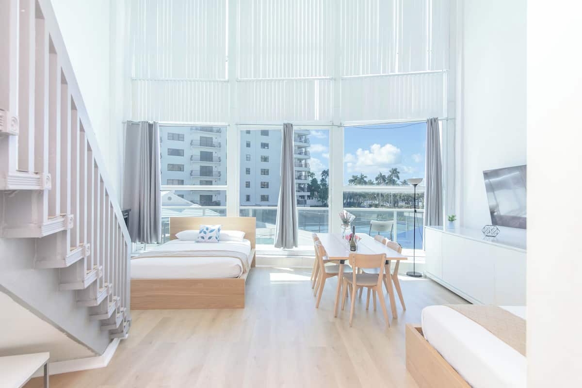 行政樓中樓客房 | 筆電工作空間、遮光布/窗簾、熨斗/熨衣板、免費搖籃/嬰兒床