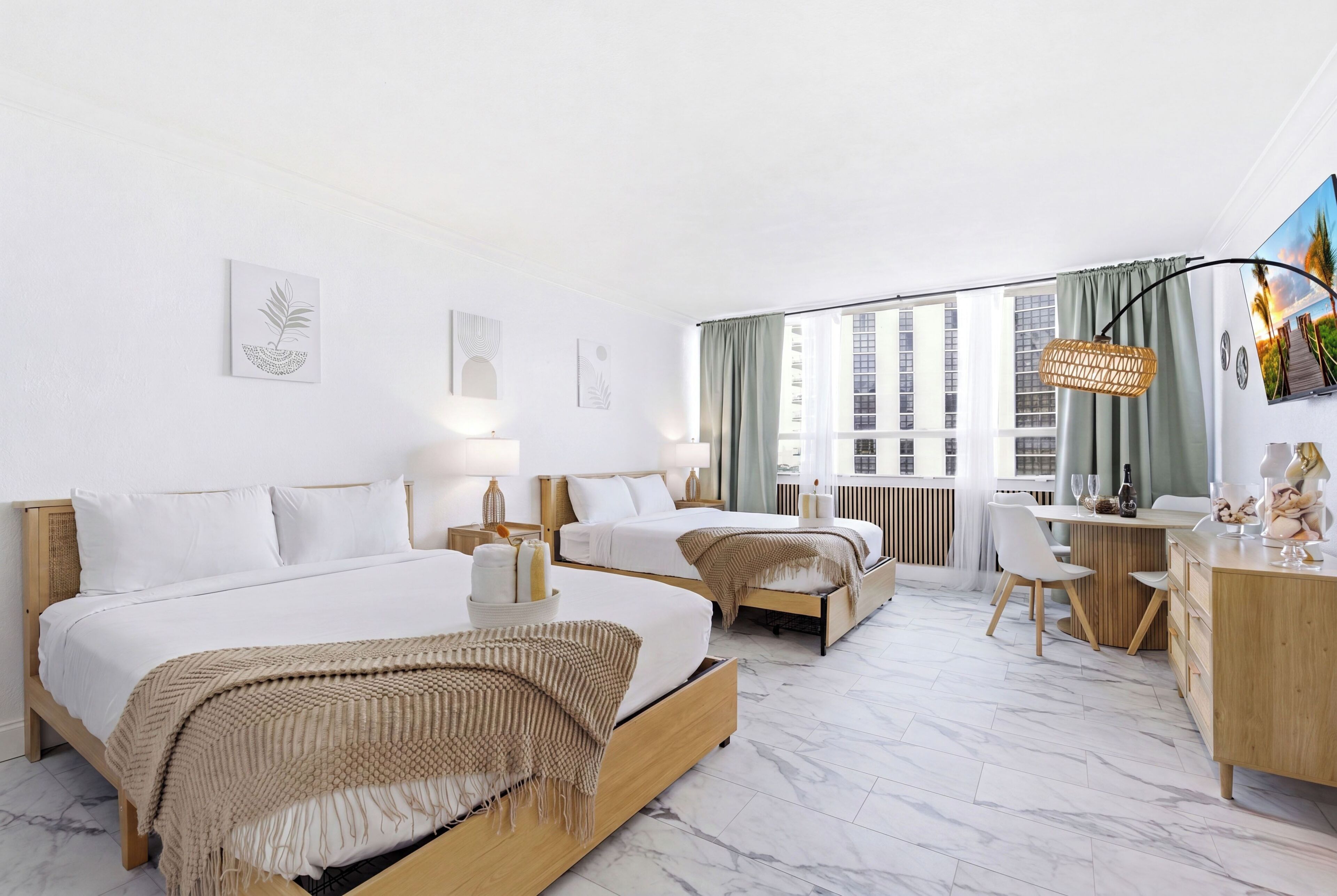 City Quadruple Room | Individually decorated, individually furnished, laptop workspace