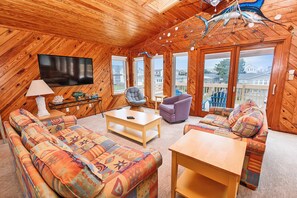 Flat-screen TV - Oceanside, Friday to Friday, Sun Decks, Close to shopping, KD22, Summer Reflections (Kill Devil Hills)