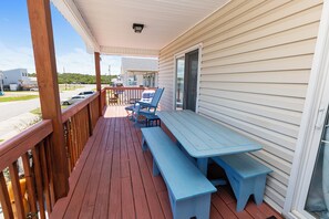 Outdoor dining - Oceanside, Close to Shopping and beach! KD233, II Views (Kill Devil Hills)