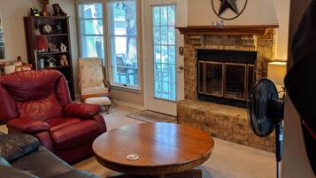 Smart-TV, Kamin, Videospiele