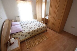 3 bedrooms, Internet