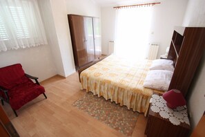 3 bedrooms, Internet