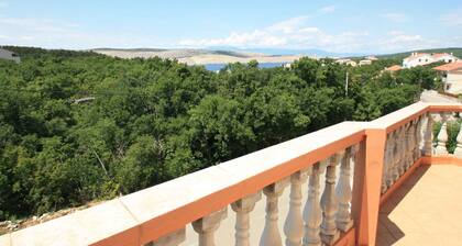 Appartement de vacances avec climatisation et balcon
