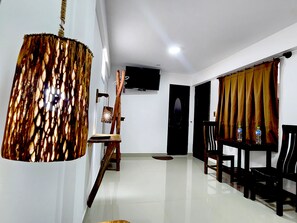 Chambre Double Confort, 1 grand lit, salle de bains privée