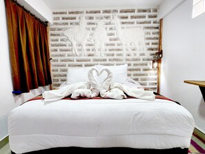 Comfort Double Room, 1 Queen Bed, Private Bathroom | Egyptian cotton sheets, premium bedding, down duvets, memory-foam beds - Hotel Sal Andina (Uyuni)