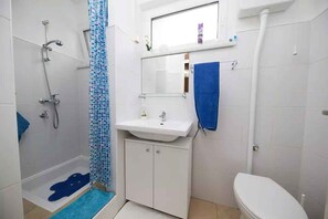 Shower - Holiday home 80 m from the sea (Crikvenica)