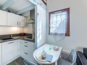 Refrigerador, microondas, horno y lavavajillas 