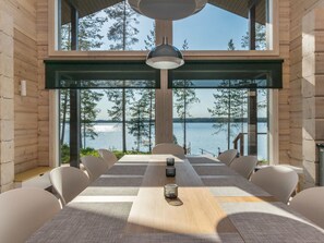 تناول الطعام