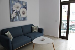 TV - Fabulous seafront apartment in Los Cristianos (Los Cristianos)