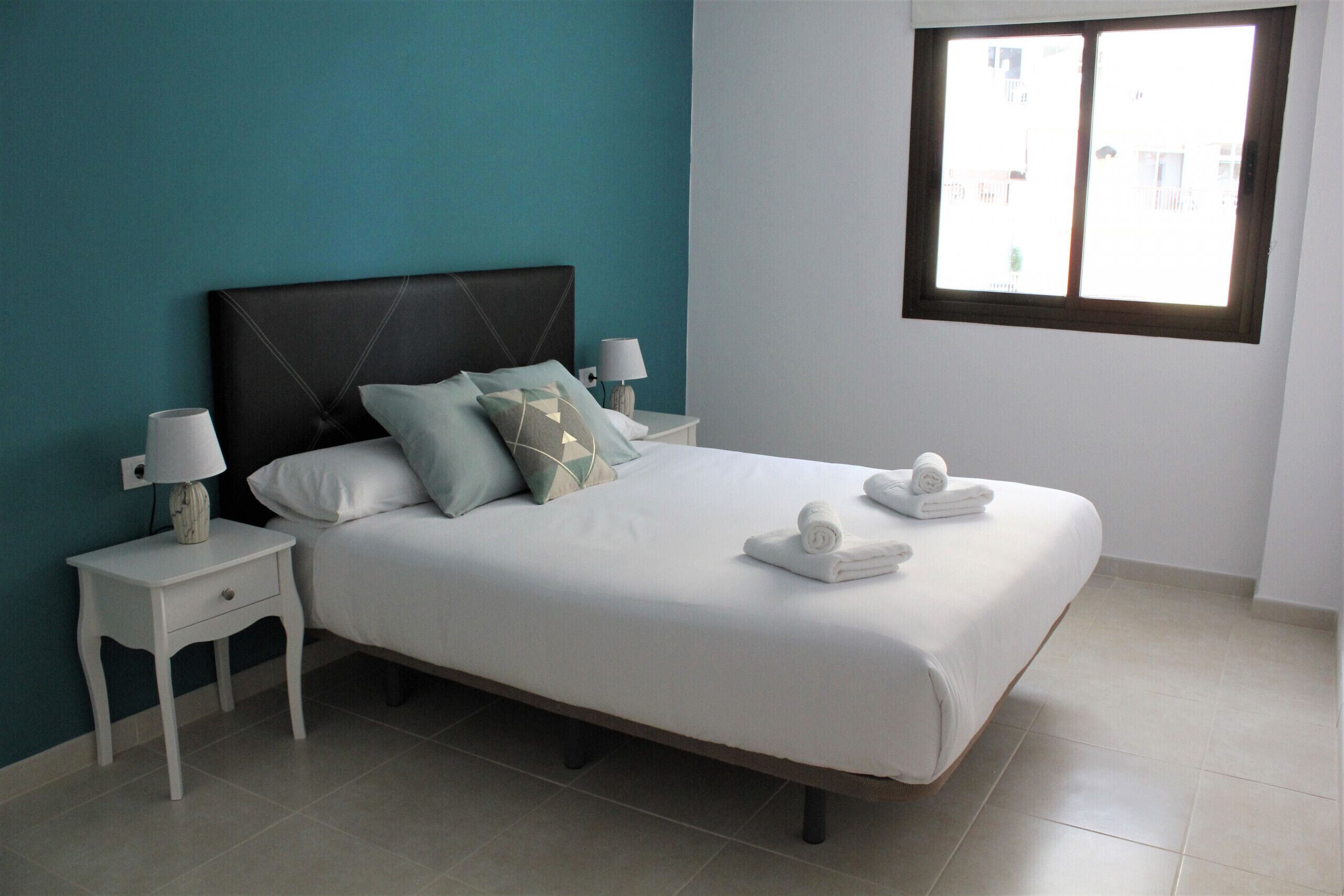 Een strijkplank/strijkijzer, gratis wifi, beddengoed